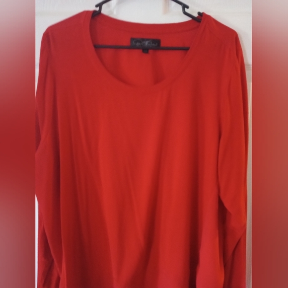 Diane Gilman women's red angled blouse - Picture 3 of 12